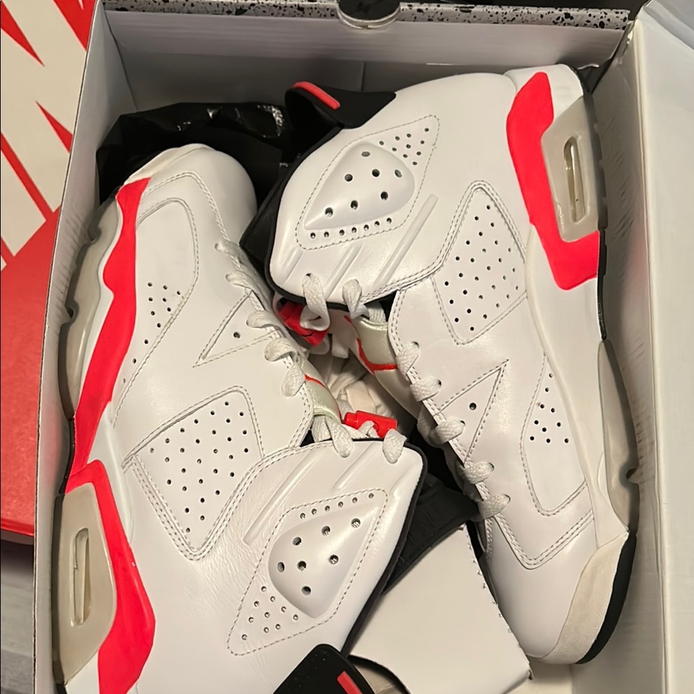 Jordan Retro 6 “Infared” White and Red Sneakers